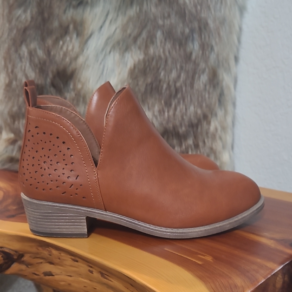 Vepose Cognac Ankle Boots